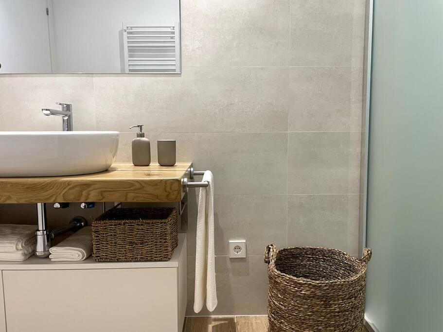 Apartamento Nuevo Centrico Frente Al Mar En Palamós Kültér fotó